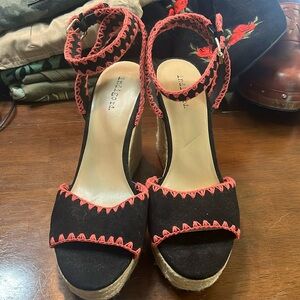Indigo Rd espadrille heels 8.5 black